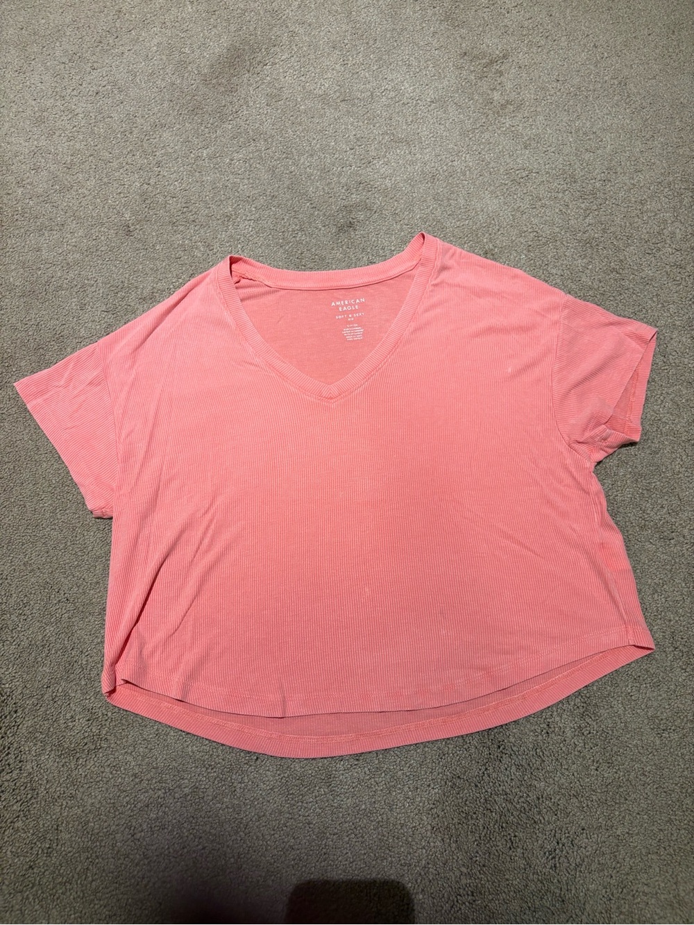American Eagle Outfitters Coral Pink V-Neck Relaxed Tee size small